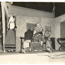 Herminia Sánchez, Mª Teresa Rodríguez Ecay, José Torres, and Conchita Portela, in "El viejo celoso"