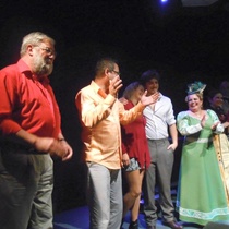 Photographs of the theatrical production, La profesión de la Sra. Warren (Miami, 2015)