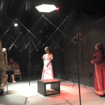 Photographs of the theatrical production, La profesión de la Sra. Warren (Miami, 2015)