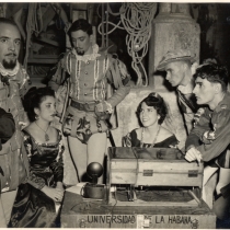 Scene from the production, "El juez de los divorcios"