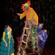 Photographs of the theatrical production, Alas de primavera (color)