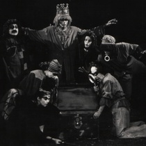 Photograph of Déxter Cápiro in the production, "Fábula del insomnio"