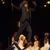 Photographs of the theatrical production, La zapatera prodigiosa