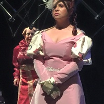 Photographs of the theatrical production, La profesión de la Sra. Warren (Miami, 2015)