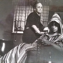 Teresa María Rojas (Eva) and José Armand (El Merluza), in "Flores de papel"