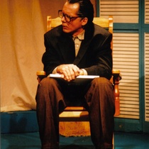 Photograph of Déxter Cápiro (Vicente) in the production, “El no”