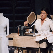 Photographs of the theatrical production, Aire frío (Miami, 2009)