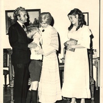 Photograph of Iris Díaz and Alicia Kaplan from unknown theatrical production