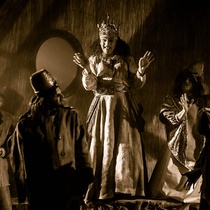 Photographs of the production, "La orgía"