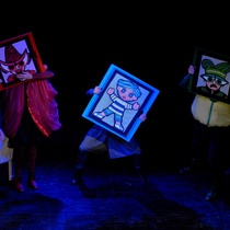 Photographs of the theatrical production, Retratos de un niño llamado Pablo