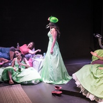 Photograph of the Production, "Las más lindas de la fiesta"