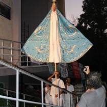 Photograph of the procession, "A la eterna memoria"