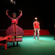 Photograph of the theatrical production, Vacas