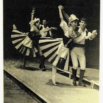 Photograph of the theatrical production, Los gavilanes