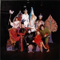 Photographs of the theatrical production, Farsa maravillosa del gato con botas 