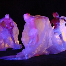 Photograph of the theatrical production, Pájaros de la playa