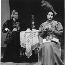 Photograph of the production, "La más fuerte" (New York, 1976)