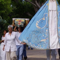 Photograph of the performance, "Humo en las altas torres"