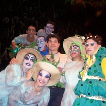 Photographs of the theatrical production, Alas de primavera (color)