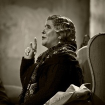 Photographs of rehearsal for the theatrical production, Cartas de amor a Stalin