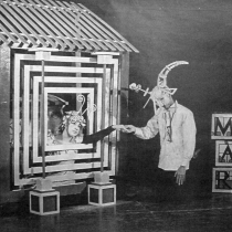 Photograph of the theatrical production, La Cucarachita Martina y el Ratoncito Pérez