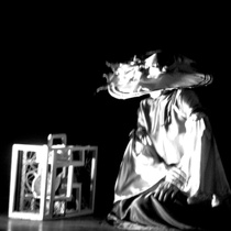 Photographs of the theatrical production, Historia sobre el camino