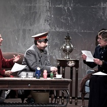 Photographs of a rehearsal for the theatrical production, Cartas de amor a Stalin