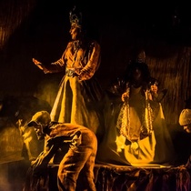 Photographs of the production, "La orgía"