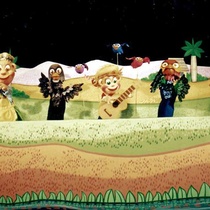 Photograph of Rubén Darío Salazar, Fara Madrigal, Freddy Maragotto and Migdalia Seguí in the production, "Pelusín y los pájaros" 