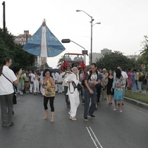 Photograph of the procession, "A la eterna memoria"