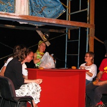 Sahily Tamayo, Jaime Gómez Triana, Mariela Brito (Chela), Vivian Martínez Tabares, Norge Espinosa in the performance, "Mesa Redonda Performativa"