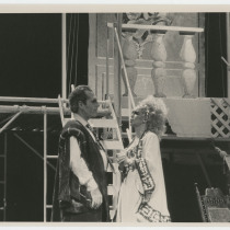 José Zubero (Agamenón Garrigó) and Teresa María Rojas (Clitemnestra Plá), in "Electra Garrigó"