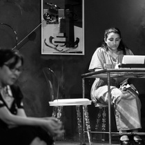 Photographs of rehearsal for the theatrical production, Un mundo de cristal