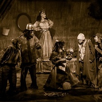 Photographs of the production, "La orgía"