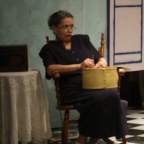 Photographs of the Production, "Contigo pan y cebolla" (Akuara Teatro)