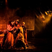 Photographs of the production, "La orgía"