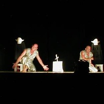 Photograph of the production, "La Balada de la Cárcel de Reading"