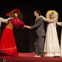 Photographs of the theatrical production, La zapatera prodigiosa