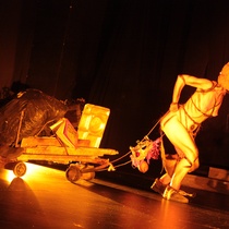 Photograph of the production, "Rapsodia para el mulo"