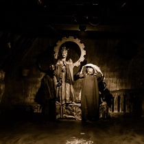 Photographs of the production, "La orgía"