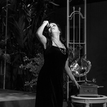 Photograph of the Production, "El día que me quieras"