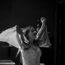 Photographs of rehearsal for the theatrical production, Un mundo de cristal