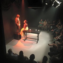 Photographs of the theatrical production, La profesión de la Sra. Warren (Miami, 2015)