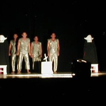 Photograph of the production, "La Balada de la Cárcel de Reading"