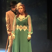 Photographs of the theatrical production, La profesión de la Sra. Warren (Miami, 2015)