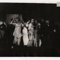 Photograph of the theatrical production, Las vacas gordas