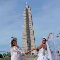 Photographs of the theatrical production, Monta que te quedas