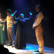 Photographs of the theatrical production, La profesión de la Sra. Warren (Miami, 2015)