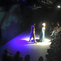 Photographs of the theatrical production, La profesión de la Sra. Warren (Miami, 2015)