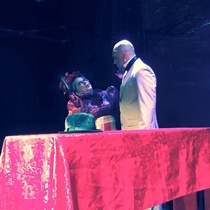 Photographs of the theatrical production, La profesión de la Sra. Warren (Miami, 2015)